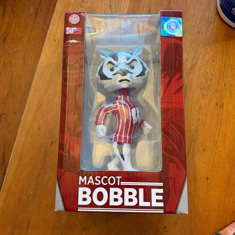 Forever Collectibles Bucky Badger Wisconsin Badgers Mascot Bobblehead Legends of